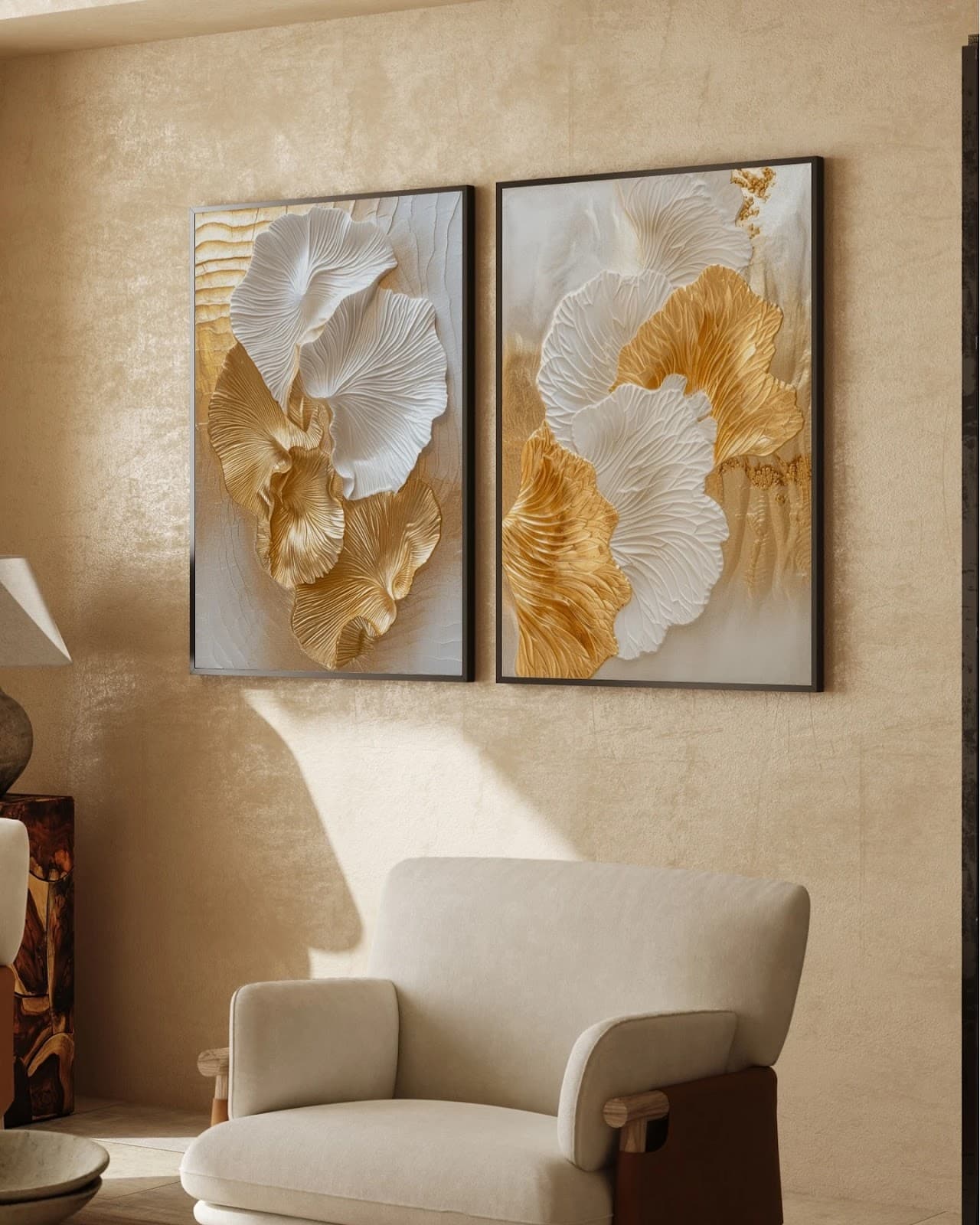 Dupla de Quadros Flores em Relevo Dourado