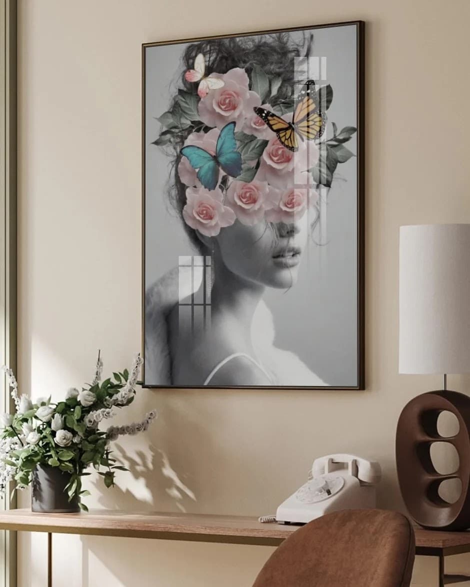 Quadro Mulher Flor Contemplação