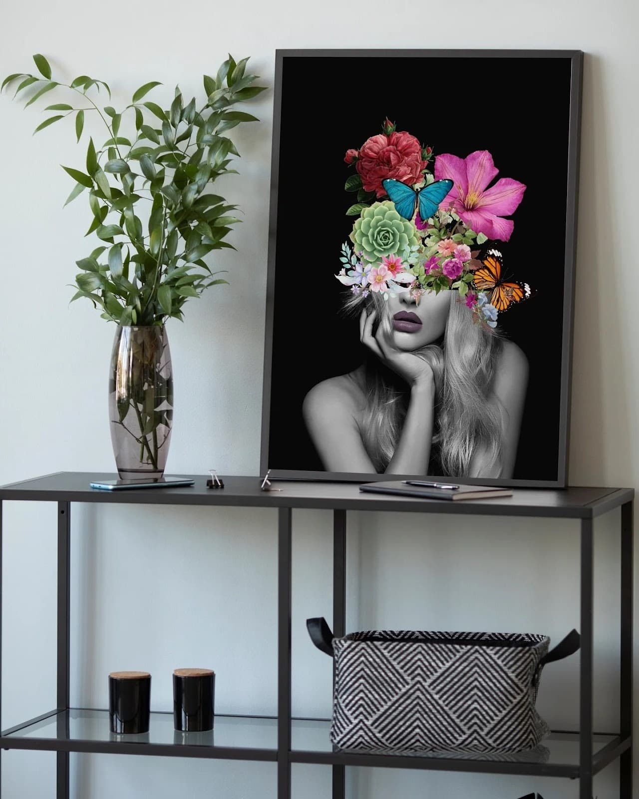 Quadro Mulher com Coroa de Flores