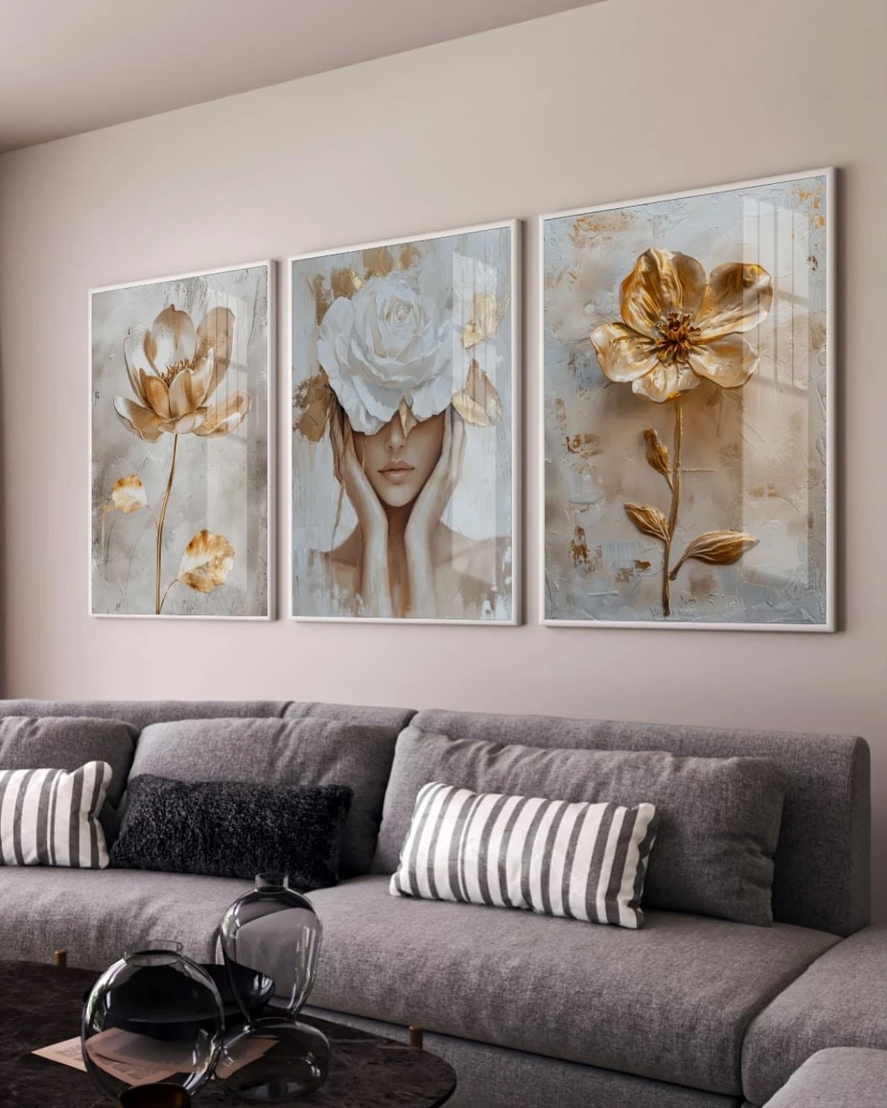 Trio de Quadros Flores Douradas e Retrato Poético